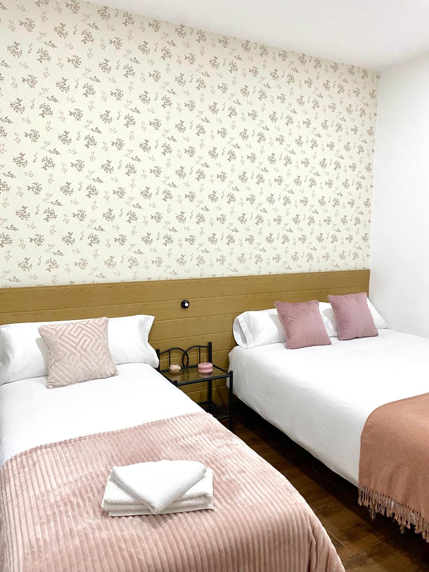 Apartamentos Fuencarral II Madrid Szoba fotó